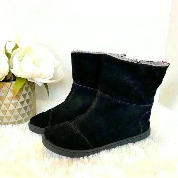 TOMS Girls Nepal Suede Sherpa Lined ZIp Booties - Picture 4 of 8